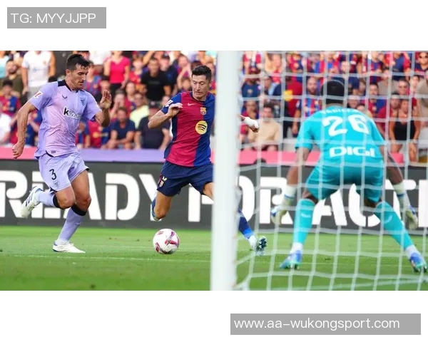 巴萨重返诺坎普纪念海报揭幕亚马尔弗里克库巴西齐聚一堂