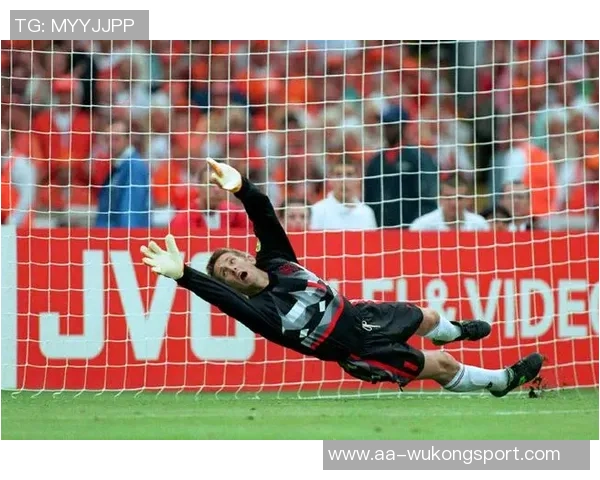 曼联官方庆祝范德萨55岁生日称其为门前的大山祝福生日快乐 曼联官方庆祝范德萨55岁生日称其为门前的大山祝福生日快乐