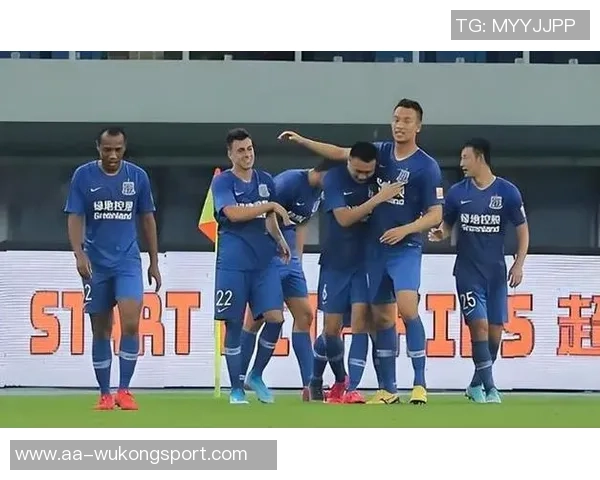 媒体人揭秘申花门将教练罗伯茨的辉煌履历曾任阿森纳米兰教练并在华夏执教